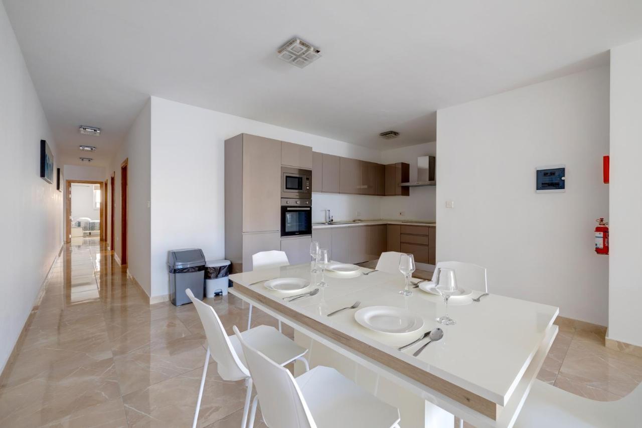 Marvellous 3Br Apartment In Central St Julians St. Julian's Exterior foto