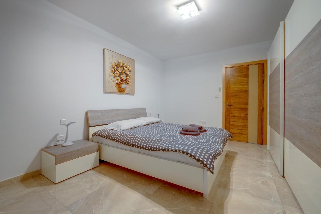Marvellous 3Br Apartment In Central St Julians St. Julian's Exterior foto