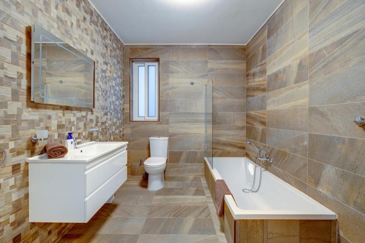 Marvellous 3Br Apartment In Central St Julians St. Julian's Exterior foto